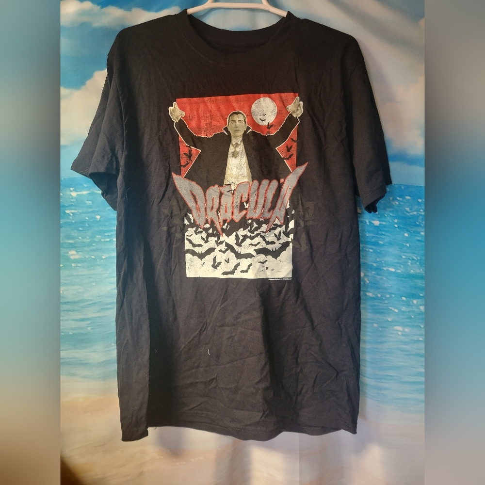 Universal Studios Monsters NWOT‎ Dracula Mens Tshirt Size Medium